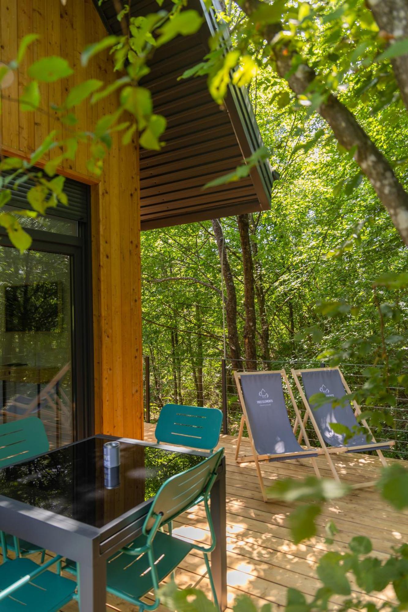 スルニュTree Elements Treehouse Retreatアパートメント 部屋 写真